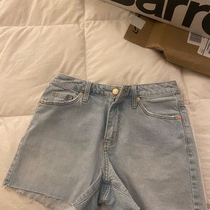 Vintage High rise relaxed midi denim cutoff shorts - size small - light wash